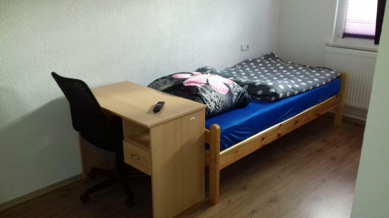 Biberach-Riss-Zimmer-Frei, Einzel-Zimmer Bad Kueche Birkenhard Room photo